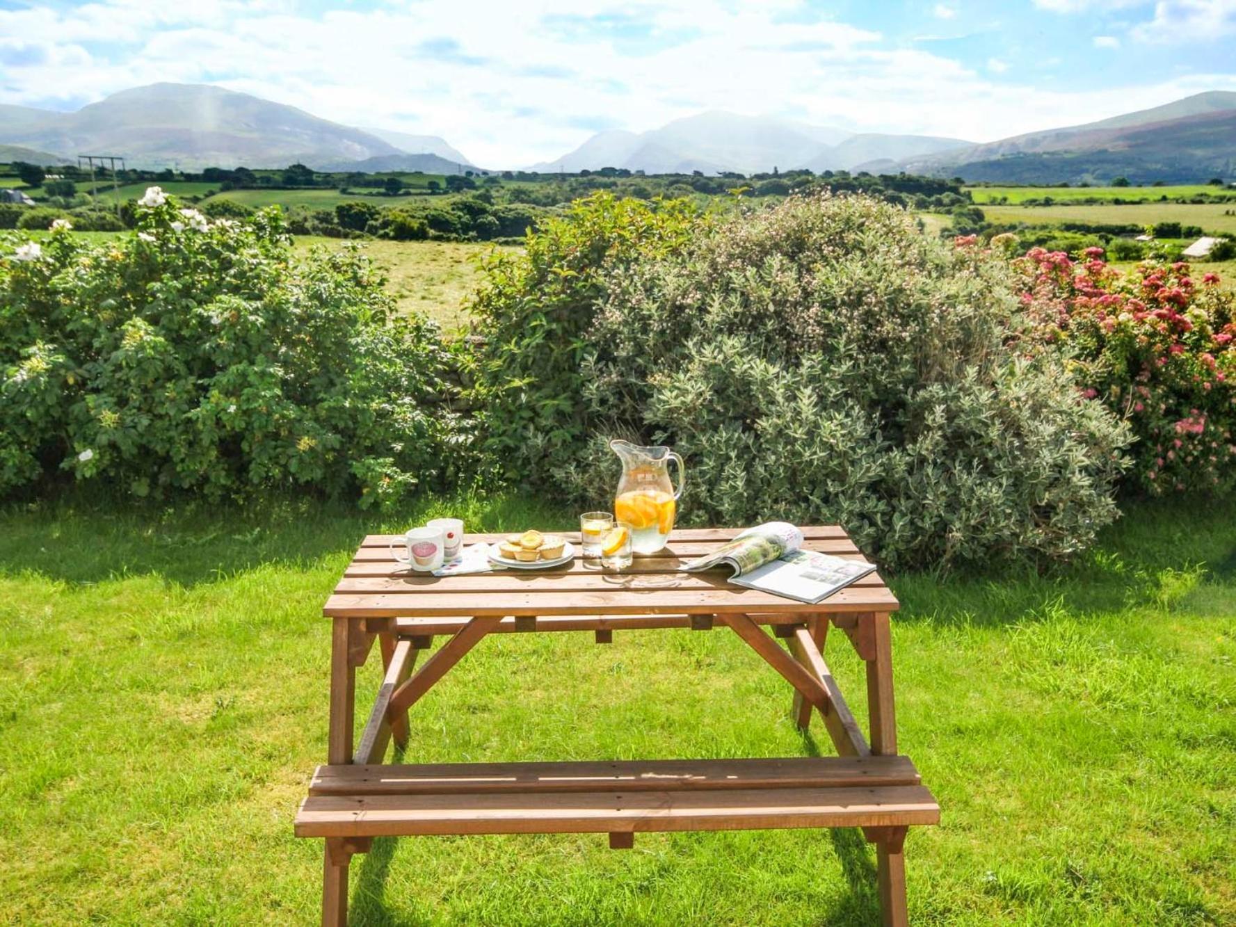 Coed Bolyn Lodge Llanddeiniolen Bagian luar foto
