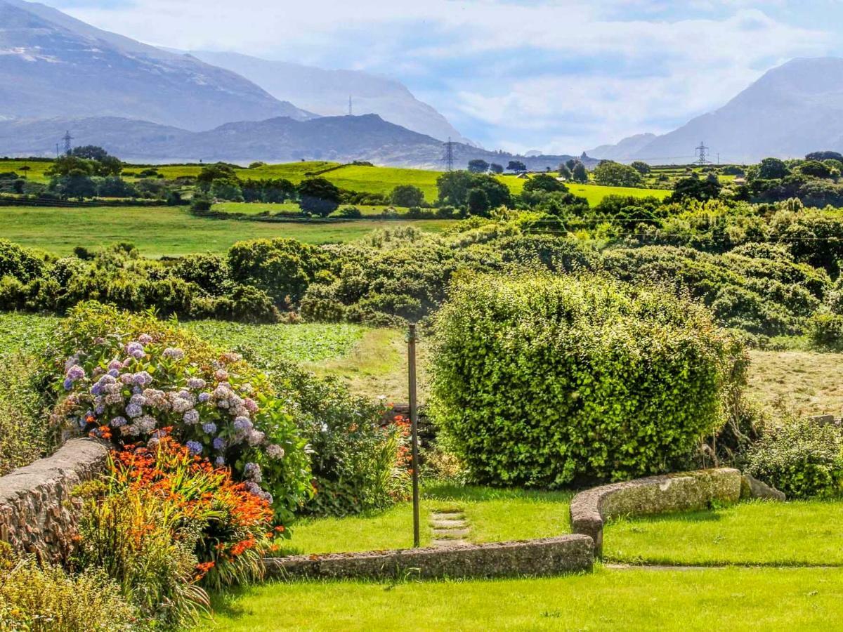 Coed Bolyn Lodge Llanddeiniolen Bagian luar foto